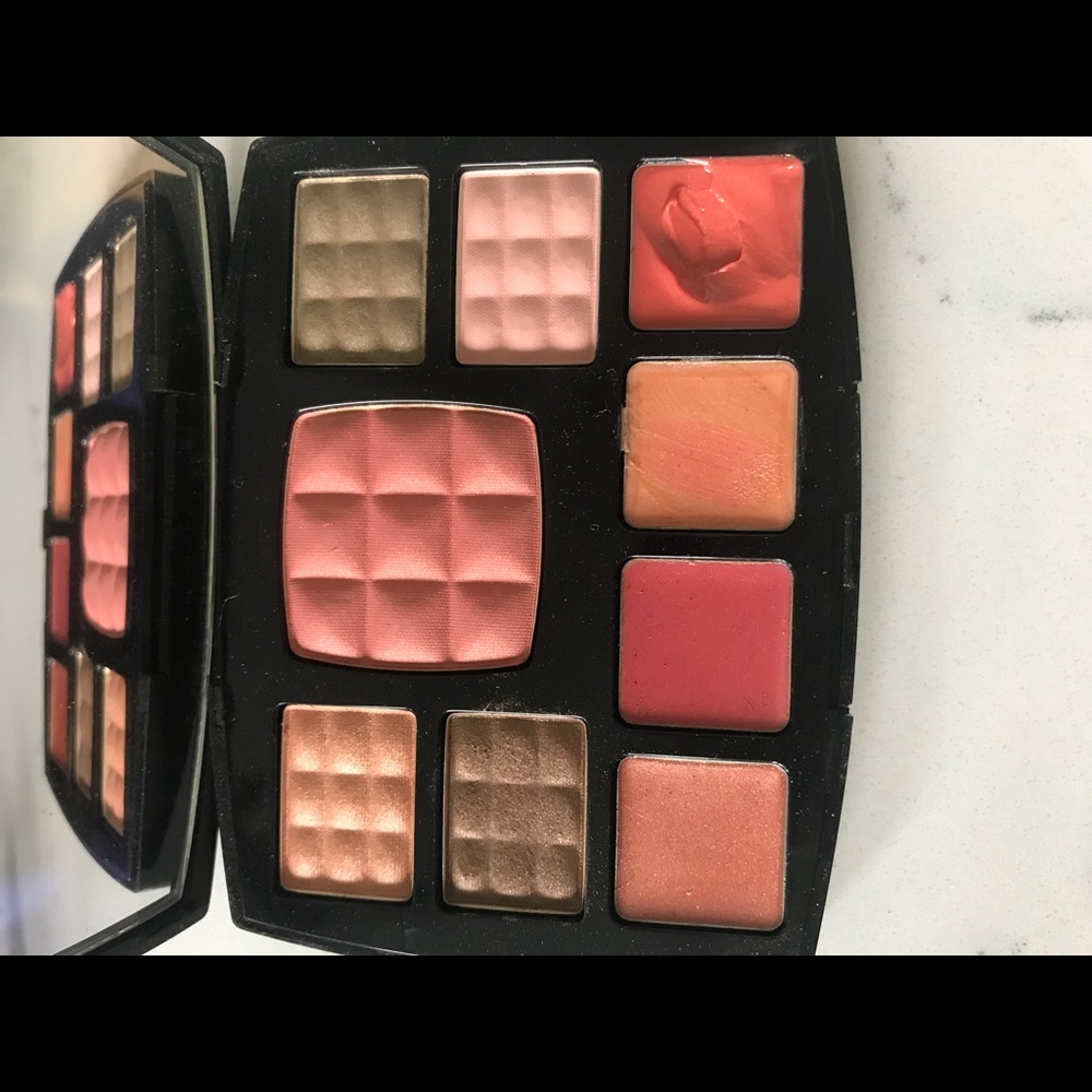 CHANEL Make up Kit